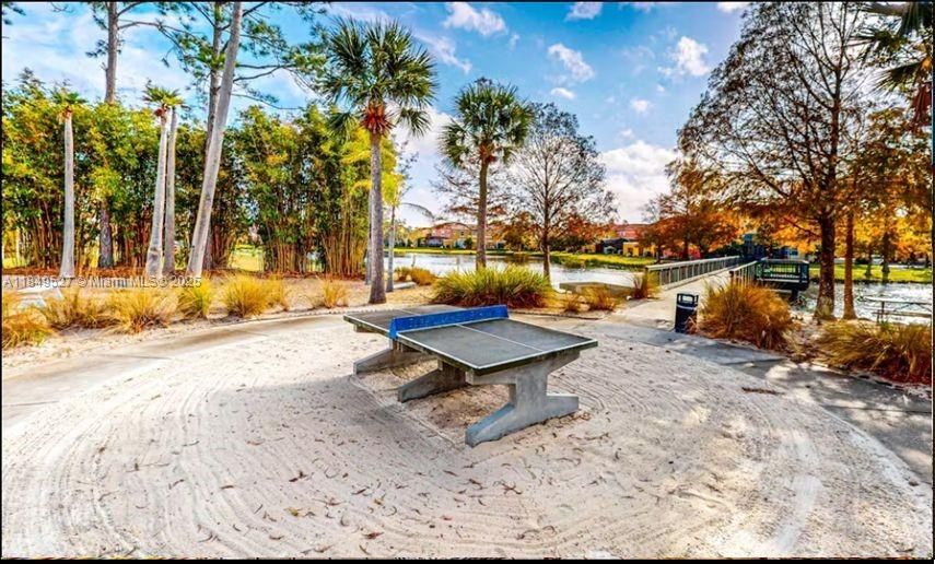 待售: $760,000 (7 贝兹, 5 浴室, 2834 平方英尺)