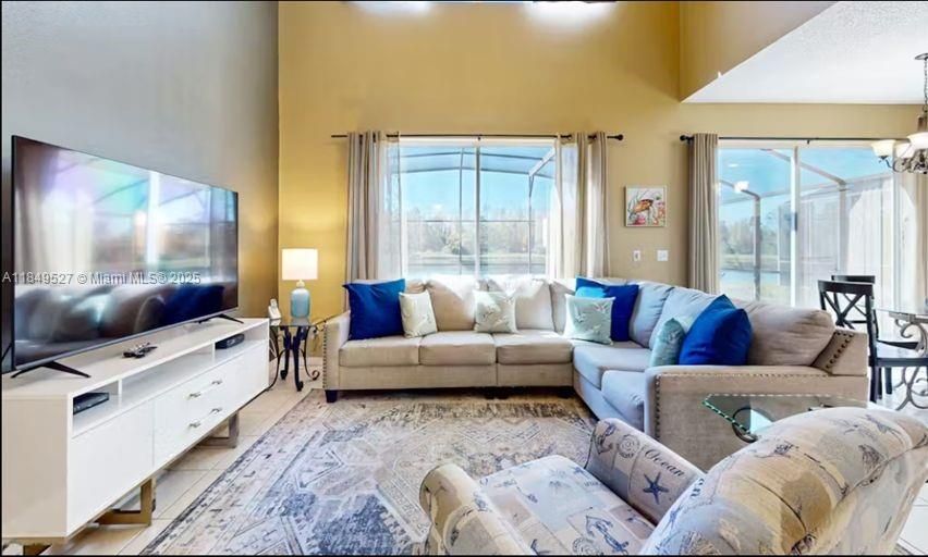 待售: $760,000 (7 贝兹, 5 浴室, 2834 平方英尺)