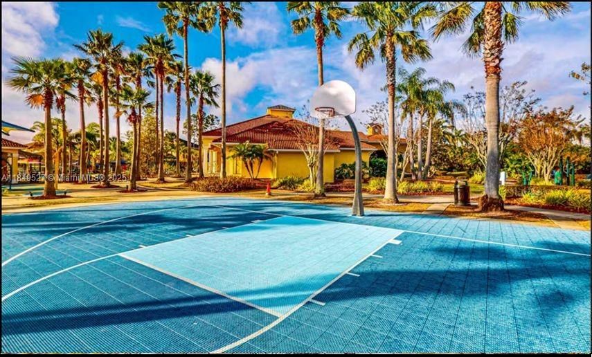 待售: $760,000 (7 贝兹, 5 浴室, 2834 平方英尺)