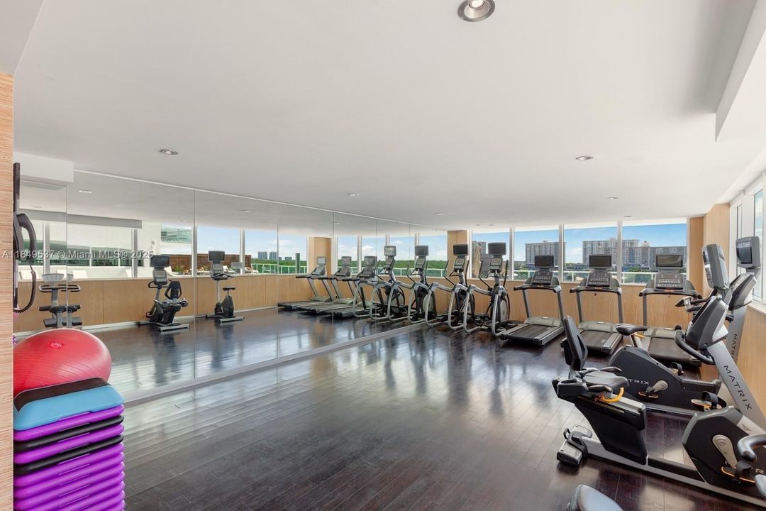 For Sale: $1,194,000 (3 beds, 2 baths, 1705 Square Feet)