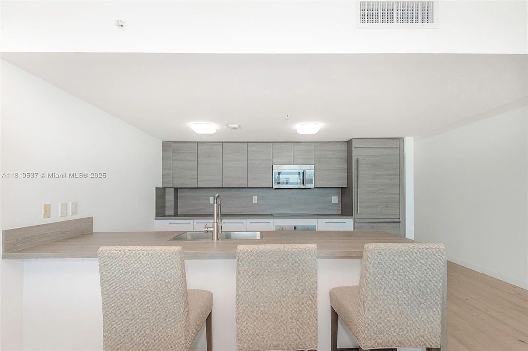 For Sale: $1,194,000 (3 beds, 2 baths, 1705 Square Feet)