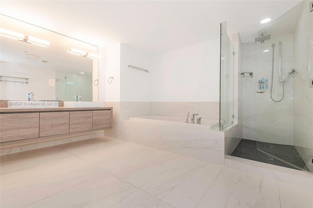 For Sale: $1,194,000 (3 beds, 2 baths, 1705 Square Feet)