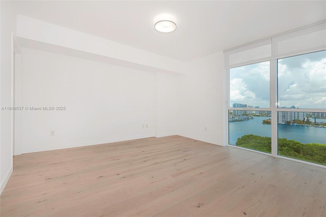 For Sale: $1,194,000 (3 beds, 2 baths, 1705 Square Feet)