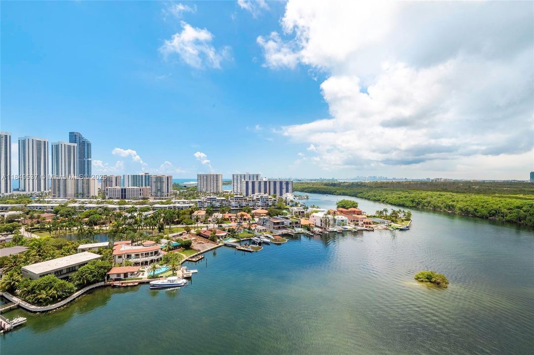 For Sale: $1,194,000 (3 beds, 2 baths, 1705 Square Feet)