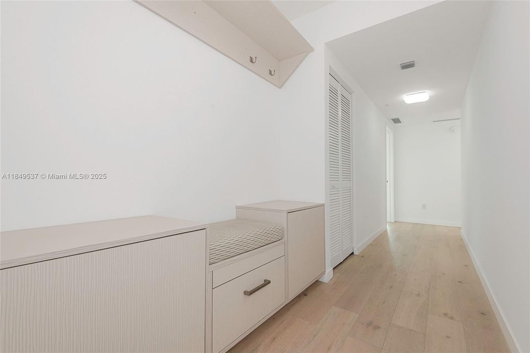 For Sale: $1,194,000 (3 beds, 2 baths, 1705 Square Feet)