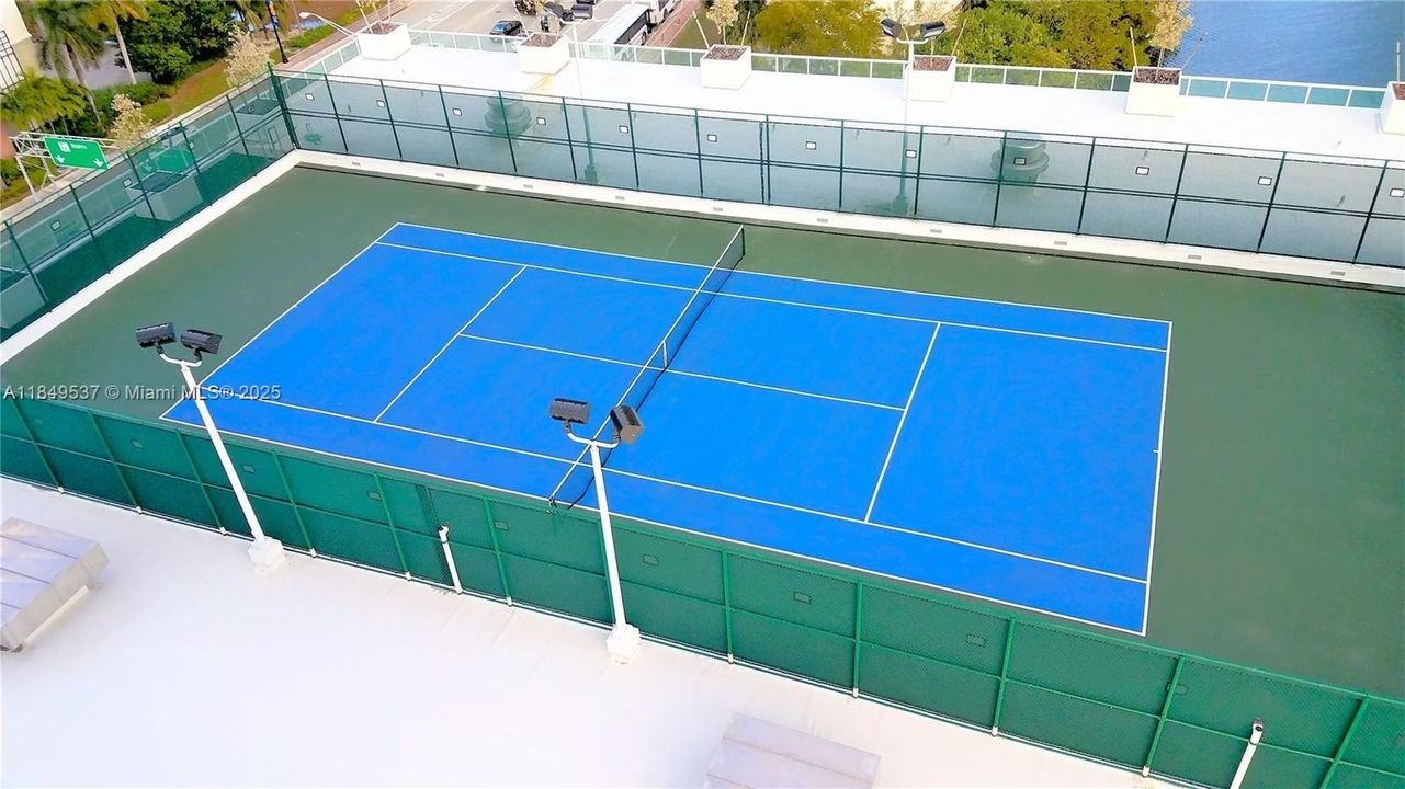 For Sale: $1,194,000 (3 beds, 2 baths, 1705 Square Feet)