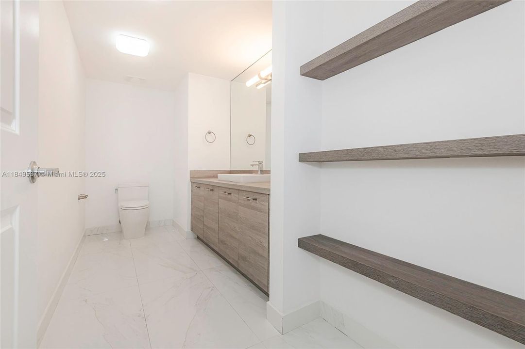 For Sale: $1,194,000 (3 beds, 2 baths, 1705 Square Feet)