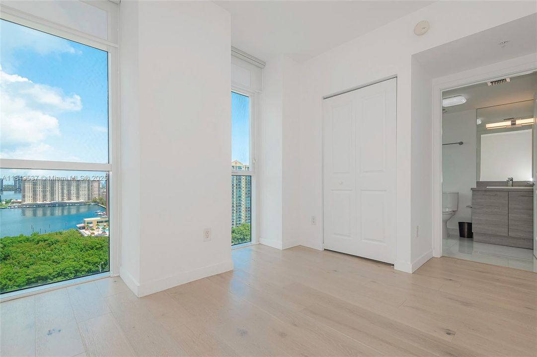 For Sale: $1,194,000 (3 beds, 2 baths, 1705 Square Feet)