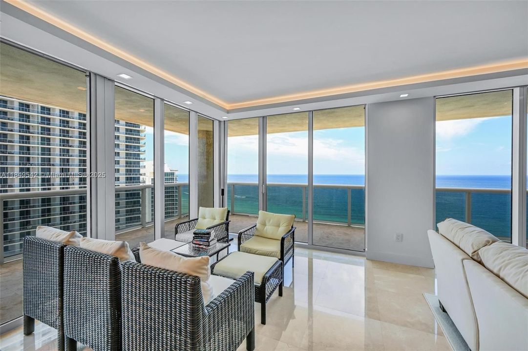 Недавно продано: $2,150,000 (3 спален, 3 ванн, 2078 Квадратных фут)