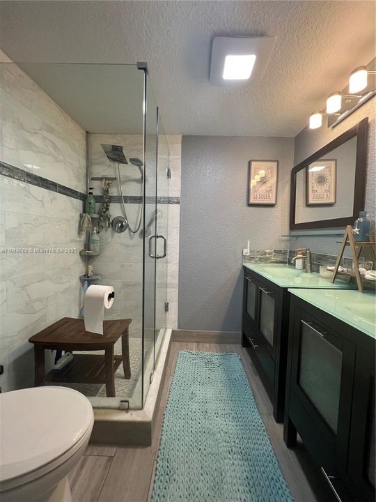 En Venta: $159,900 (2 camas, 2 baños, 880 Pies cuadrados)