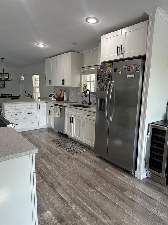 Active With Contract: $368,000 (3 beds, 2 baths, 1404 Square Feet)