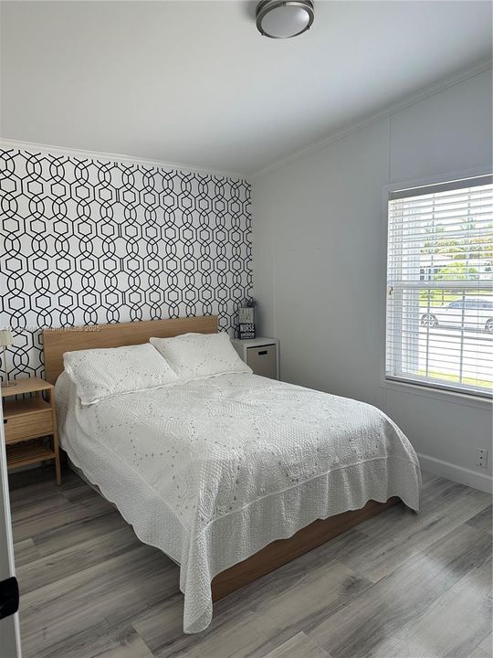 Active With Contract: $368,000 (3 beds, 2 baths, 1404 Square Feet)