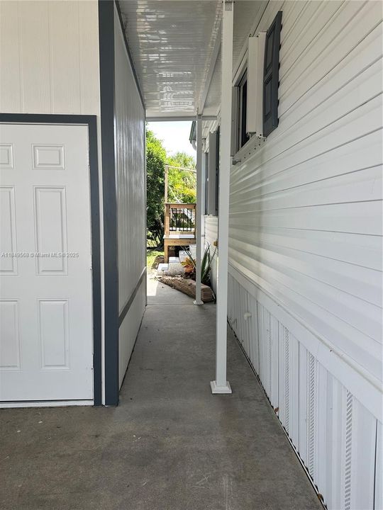 Active With Contract: $368,000 (3 beds, 2 baths, 1404 Square Feet)