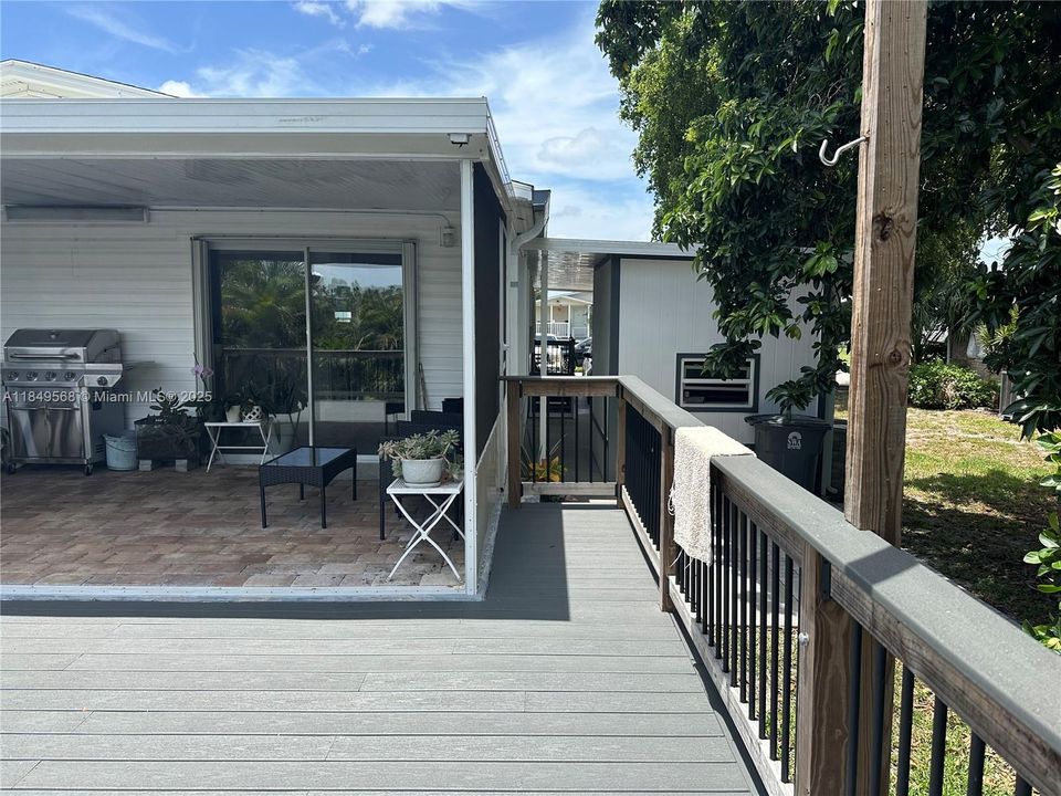 Active With Contract: $368,000 (3 beds, 2 baths, 1404 Square Feet)