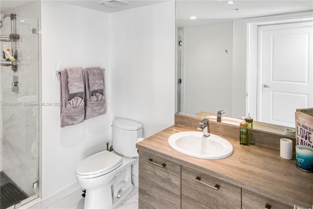 Recently Sold: $970,000 (3 beds, 2 baths, 1241 Square Feet)