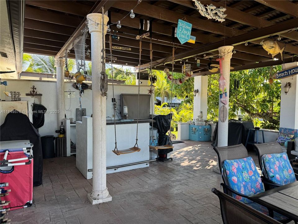 For Sale: $649,000 (3 beds, 2 baths, 1344 Square Feet)