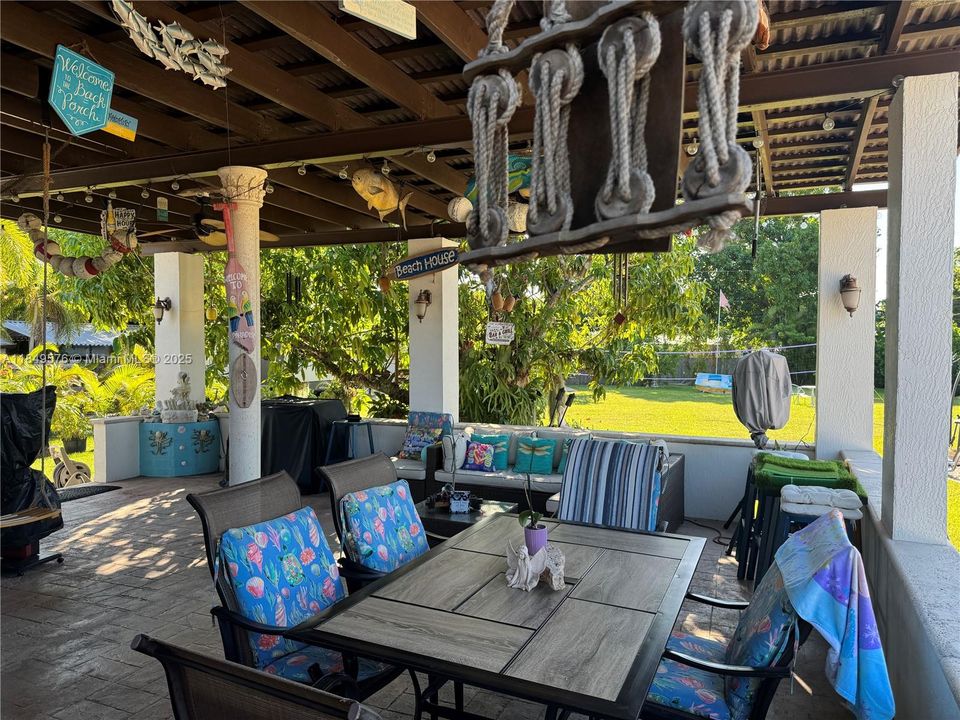 For Sale: $649,000 (3 beds, 2 baths, 1344 Square Feet)