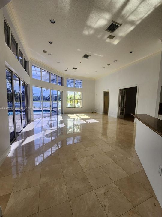 В аренду: $6,800 (5 спален, 4 ванн, 3659 Квадратных фут)