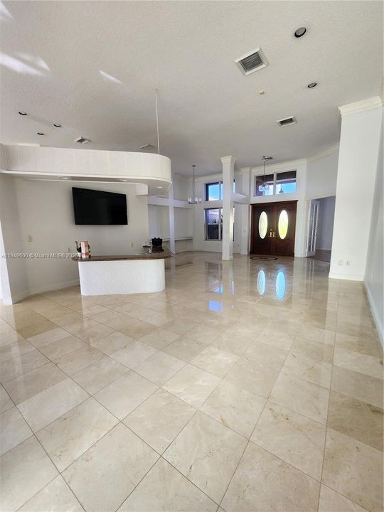 В аренду: $6,800 (5 спален, 4 ванн, 3659 Квадратных фут)