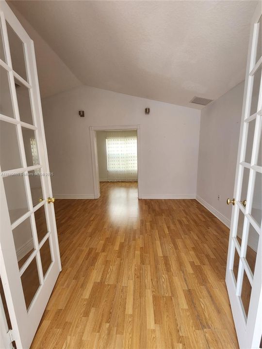 В аренду: $6,800 (5 спален, 4 ванн, 3659 Квадратных фут)