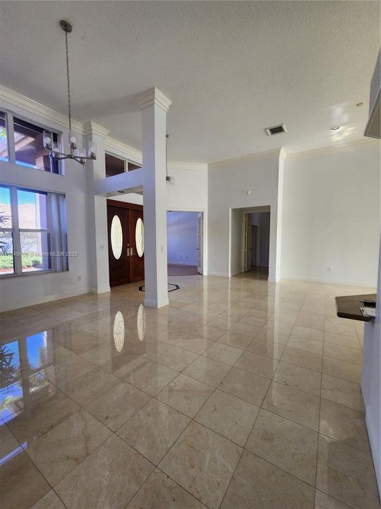 В аренду: $6,800 (5 спален, 4 ванн, 3659 Квадратных фут)