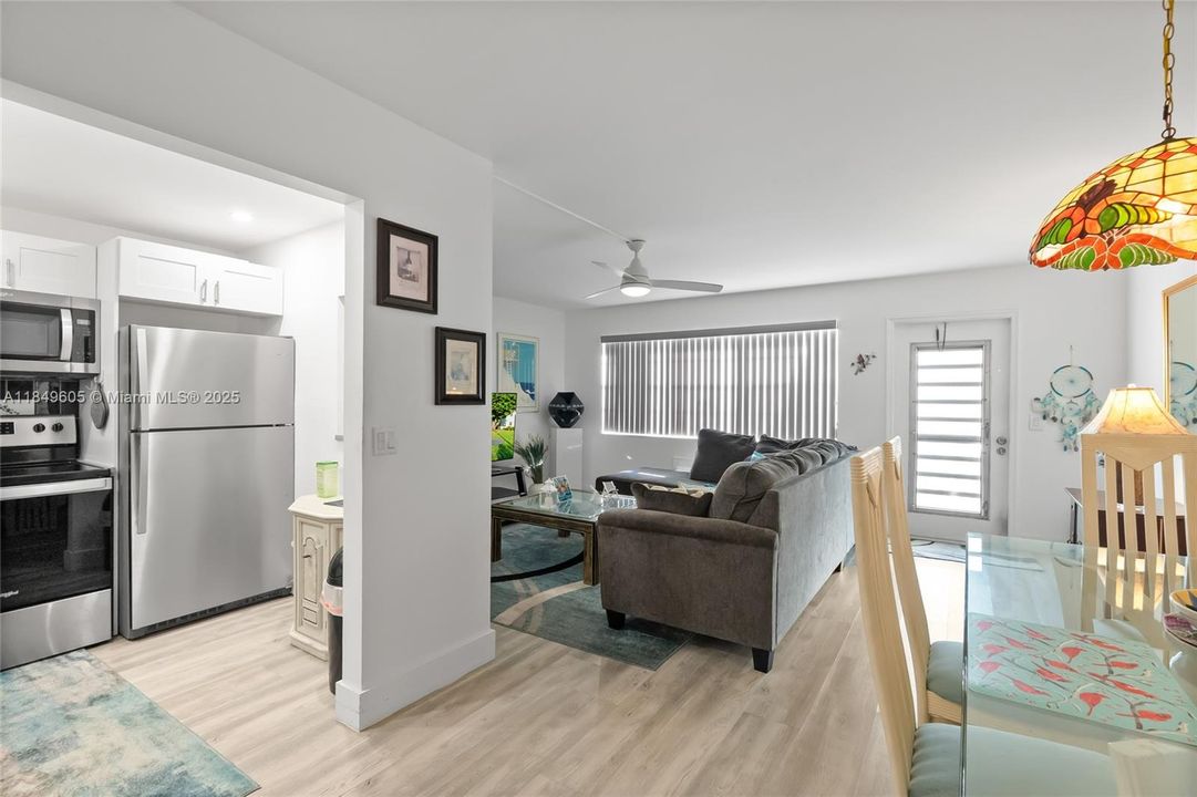 待售: $85,000 (1 贝兹, 1 浴室, 700 平方英尺)