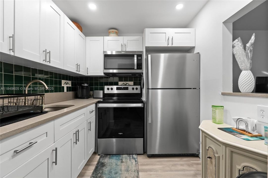 待售: $85,000 (1 贝兹, 1 浴室, 700 平方英尺)