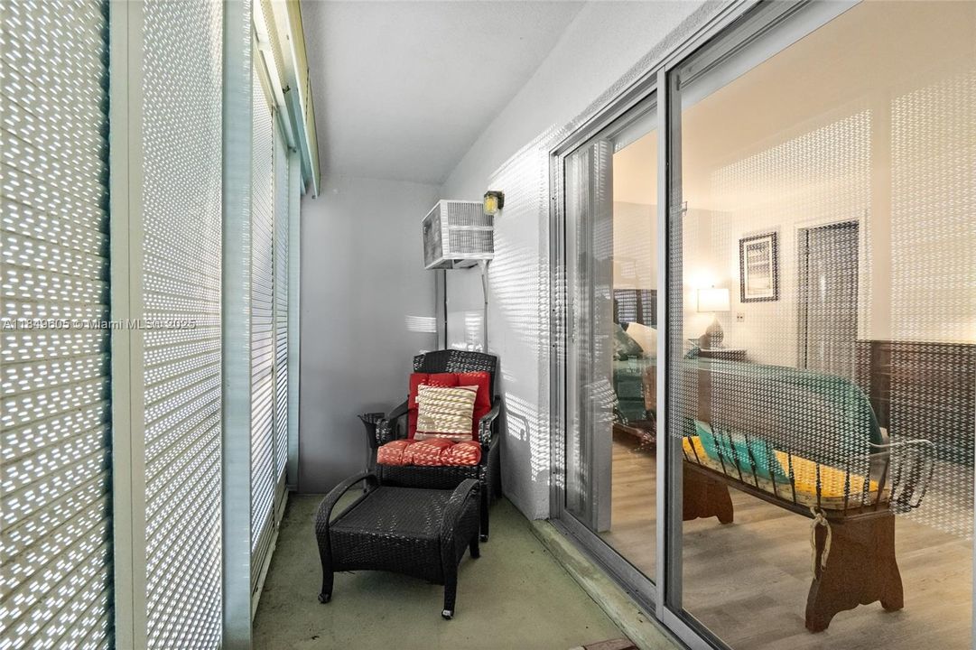 待售: $85,000 (1 贝兹, 1 浴室, 700 平方英尺)