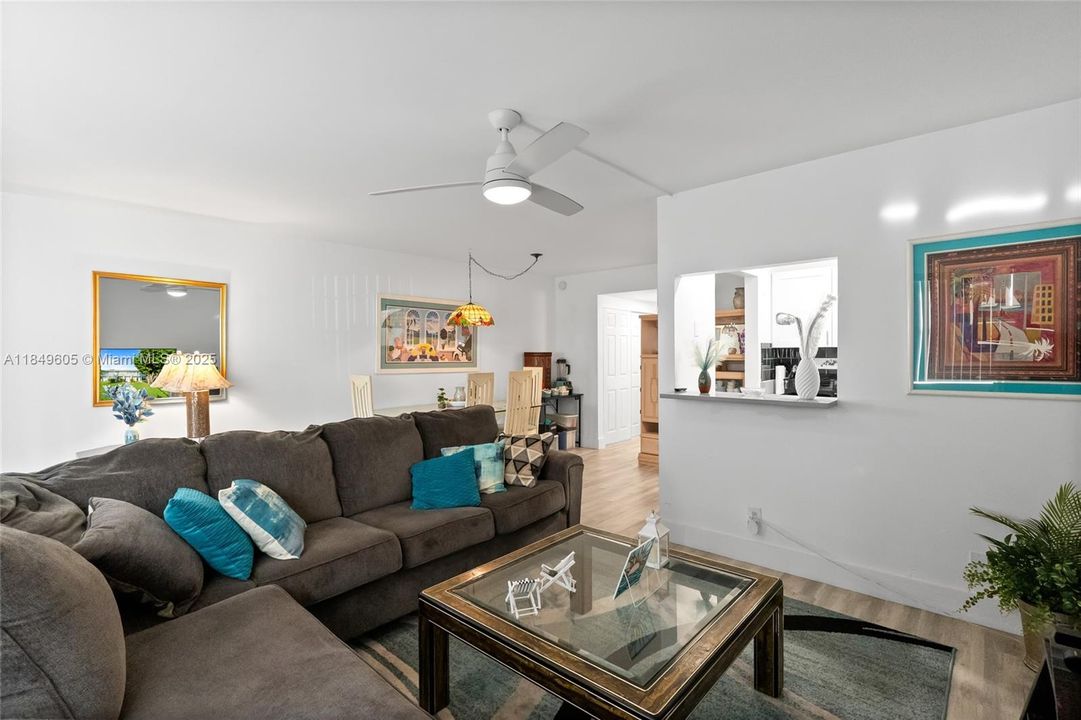 待售: $85,000 (1 贝兹, 1 浴室, 700 平方英尺)