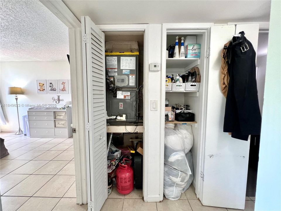 合同活跃: $230,000 (1 贝兹, 1 浴室, 776 平方英尺)