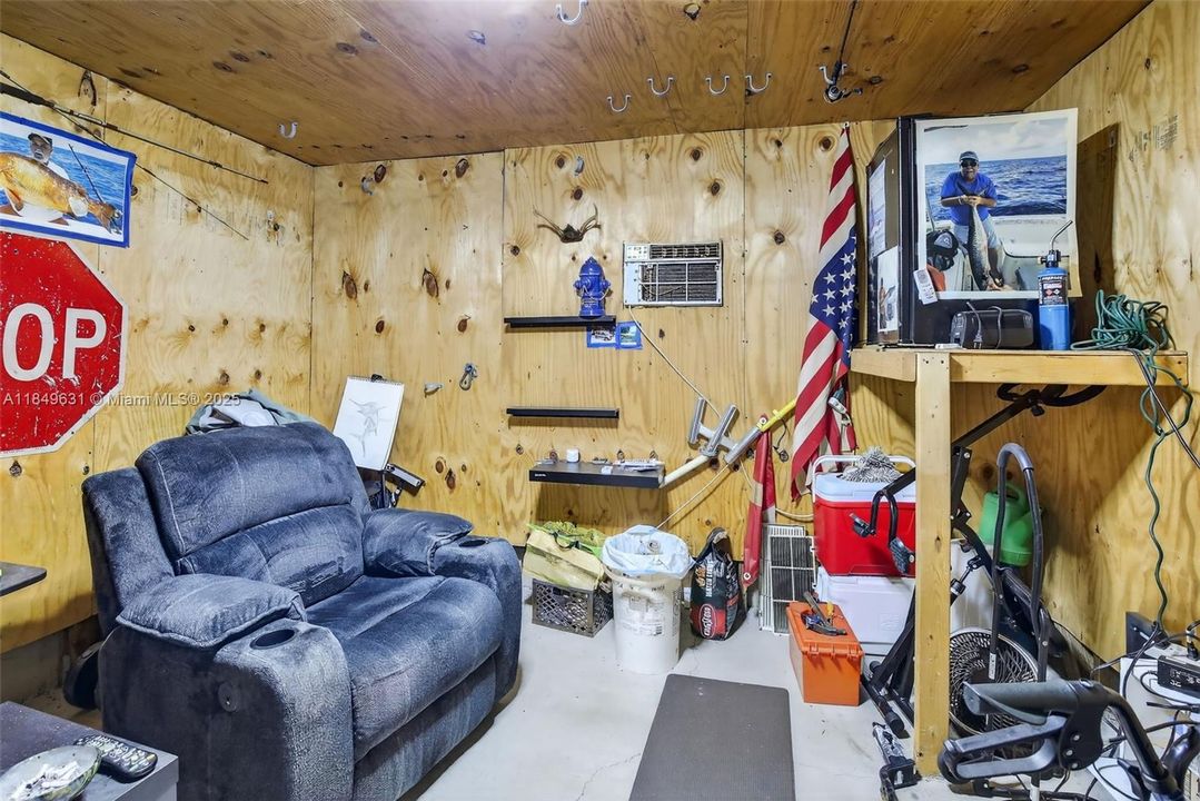 合同活跃: $660,000 (3 贝兹, 2 浴室, 1365 平方英尺)