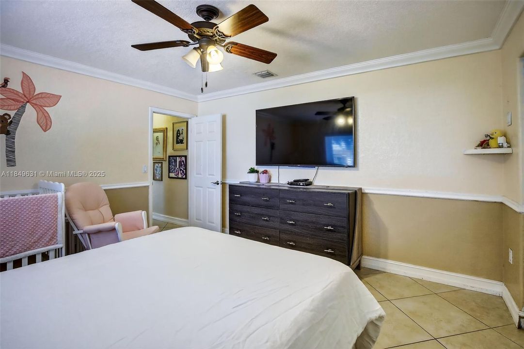 合同活跃: $660,000 (3 贝兹, 2 浴室, 1365 平方英尺)