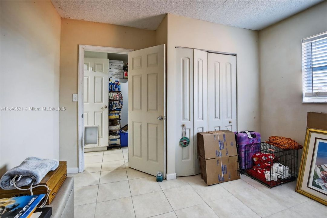 合同活跃: $660,000 (3 贝兹, 2 浴室, 1365 平方英尺)