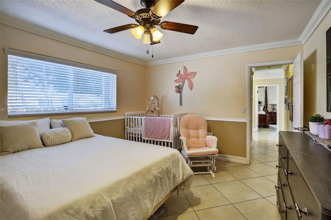 合同活跃: $660,000 (3 贝兹, 2 浴室, 1365 平方英尺)