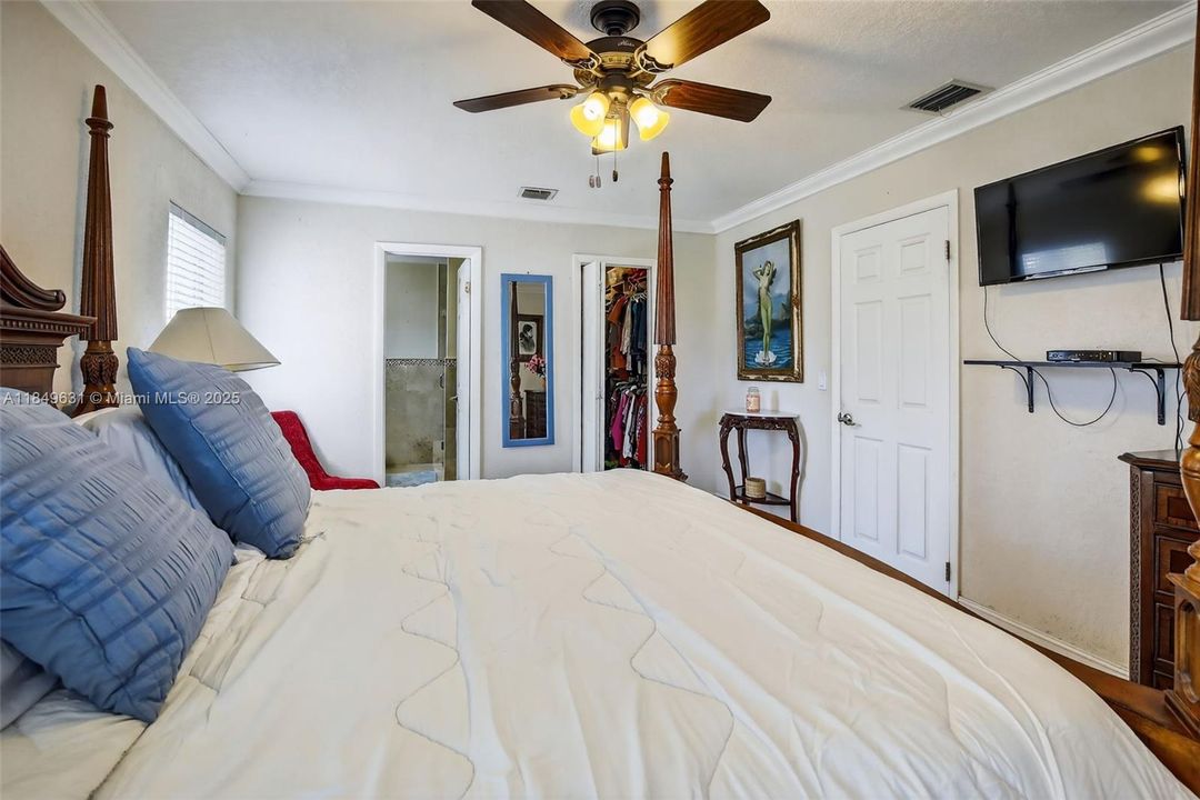 合同活跃: $660,000 (3 贝兹, 2 浴室, 1365 平方英尺)