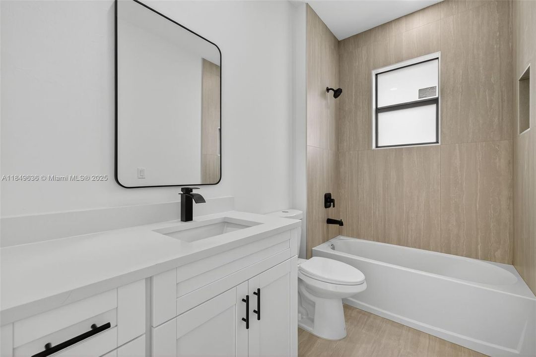 Под контрактом: $334,900 (3 спален, 2 ванн, 1535 Квадратных фут)