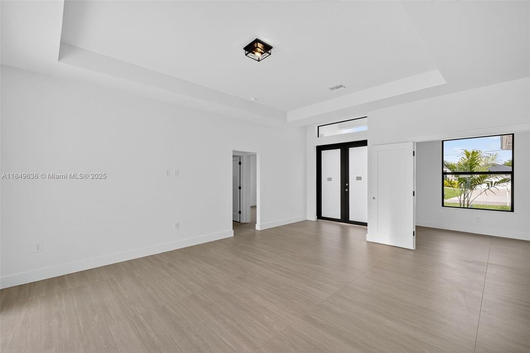 Под контрактом: $334,900 (3 спален, 2 ванн, 1535 Квадратных фут)