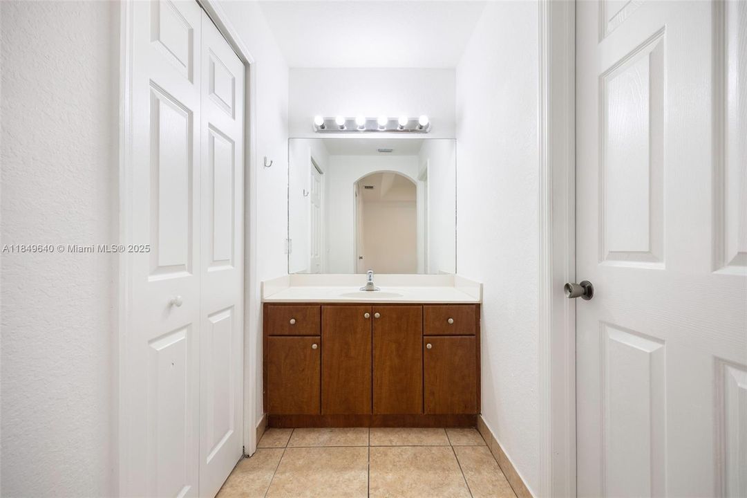 Недавно арендовано: $2,550 (3 спален, 2 ванн, 1705 Квадратных фут)