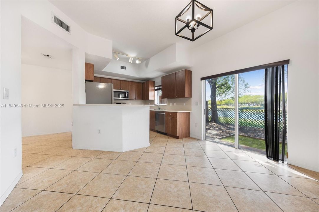 Недавно арендовано: $2,550 (3 спален, 2 ванн, 1705 Квадратных фут)