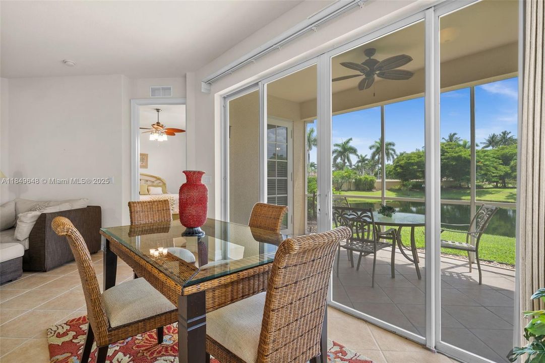 Breakfast area and Lanai