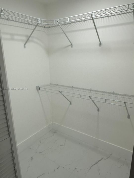 На продажу: $269,900 (2 спален, 2 ванн, 936 Квадратных фут)