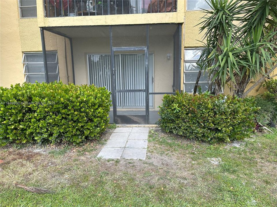 На продажу: $269,900 (2 спален, 2 ванн, 936 Квадратных фут)