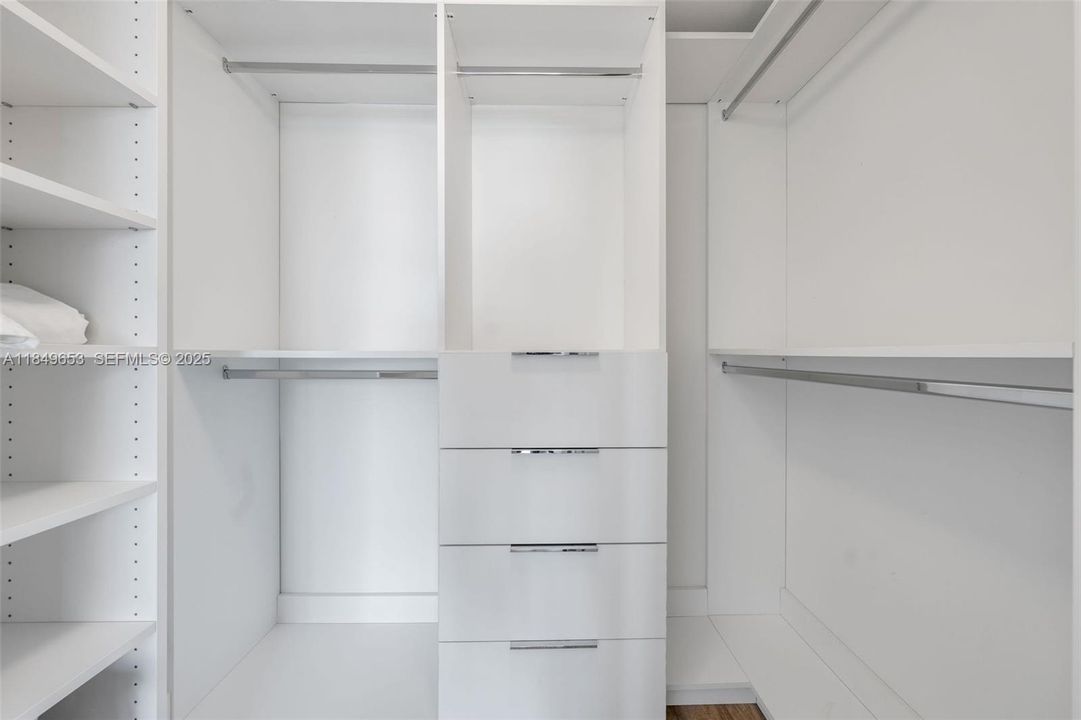 На продажу: $1,549,000 (2 спален, 2 ванн, 1130 Квадратных фут)