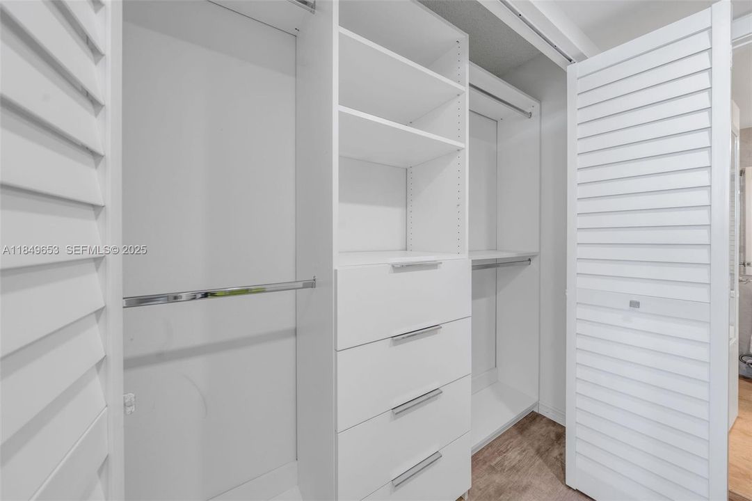 На продажу: $1,549,000 (2 спален, 2 ванн, 1130 Квадратных фут)