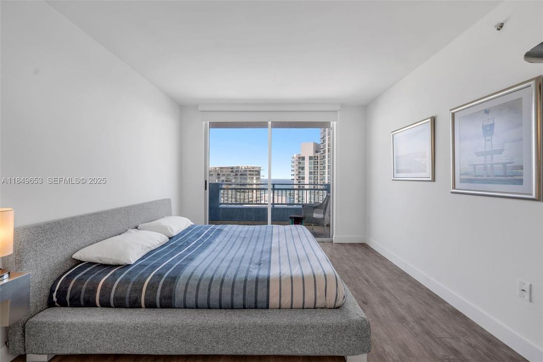 На продажу: $1,549,000 (2 спален, 2 ванн, 1130 Квадратных фут)