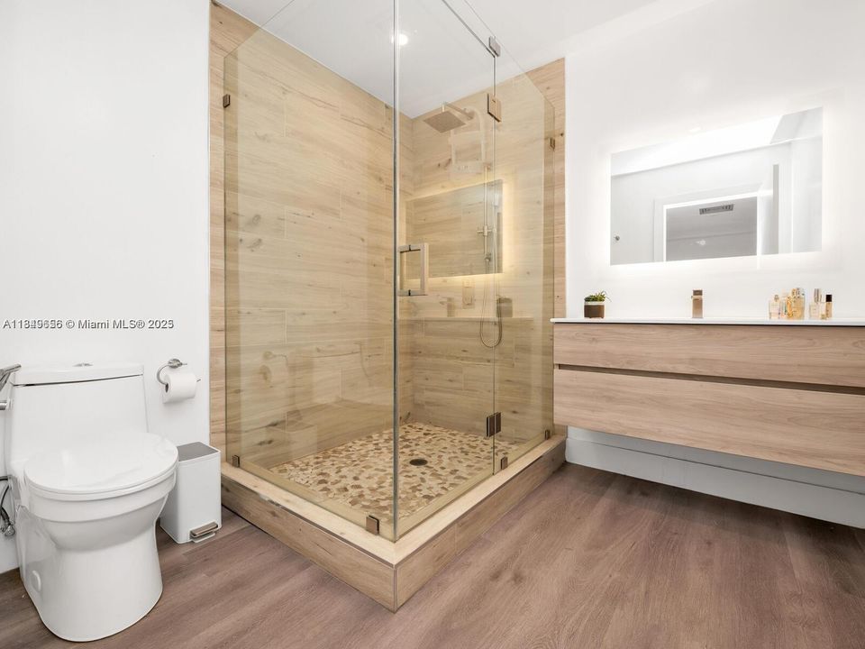 En Venta: $2,700,000 (6 camas, 5 baños, 4296 Pies cuadrados)