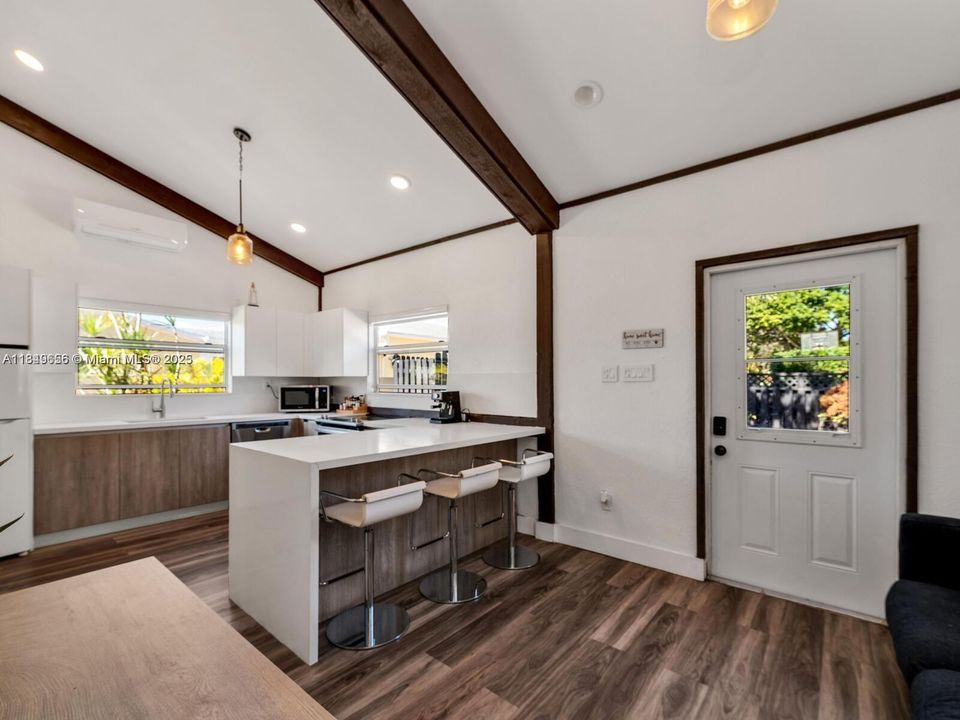 En Venta: $2,700,000 (6 camas, 5 baños, 4296 Pies cuadrados)