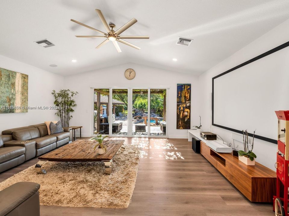 En Venta: $2,700,000 (6 camas, 5 baños, 4296 Pies cuadrados)