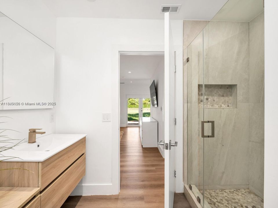 En Venta: $2,700,000 (6 camas, 5 baños, 4296 Pies cuadrados)