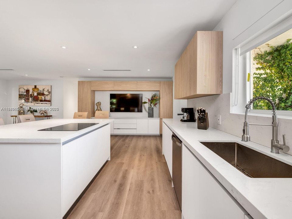 En Venta: $2,700,000 (6 camas, 5 baños, 4296 Pies cuadrados)